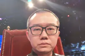 回归家庭6个月，涂磊首曝与女儿高清合照：求你们别再劝他复出了图片