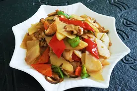 香菇土豆片的家常做法，食材简单操作简单，一看便会零厨艺图片