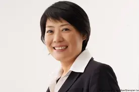 为12万女性讨公道，强势应战性侵养女的鲍某，这位女律师出手了！图片