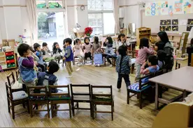 2岁半能不能上幼儿园，跟3岁有啥差别？家长别天真，差别非常大图片