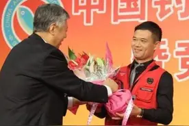 钓王邓刚：钓到100斤巨青，带货1.6亿，跨界约刘德华一起钓鱼图片