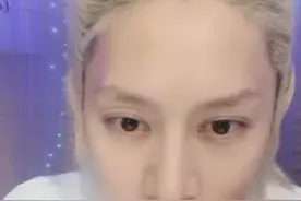 金希澈直播，盛世美颜真的比女生还精致图片