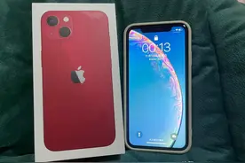 为什么越来越多人要买两台手机才够用？我的经历告诉你图片