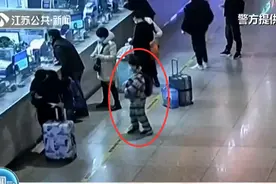 她把儿子赶出家门还怼民警：不要没事找事干！图片