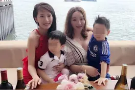 戏里“蜗居”的海藻，戏外住豪宅生俩娃，玩具从地面堆到了天花板图片