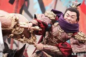 八十斤的青龙偃月刀，八百斤的擂鼓瓮金锤，古代武器真有这么重？图片
