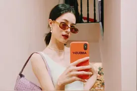 钟楚曦变身可盐可甜的少女，棕色眼镜复古清爽，露小蛮腰在线鲨人图片