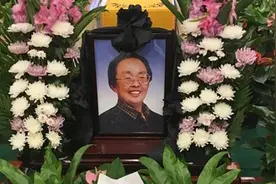 左太北：左权唯一女儿，家贫不安防盗门，2019离世三任总理送花圈图片