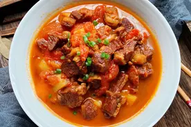 快过年了，牛腩特色做法不能少，牛肉软烂下饭，上桌连汤汁都不剩图片