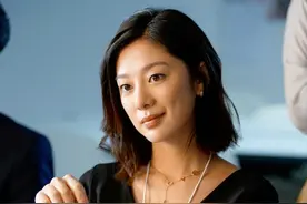 她是《中国合伙人》里的良琴，影视圈男神杀手，如今靠恐怖片爆红图片