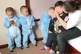 三胞胎合伙欺负小姨，妈妈赶来后问是谁打的，三兄弟立刻窝里反了图片