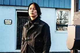 山下智久进军好莱坞，手拿武士刀姿态帅气，网友：这个资源厉害了图片