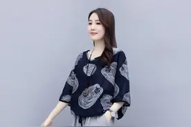 「木纹线迹」简约两件套，率性利落的优雅，彰显名媛气质图片