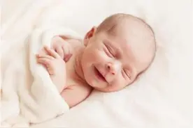 孩子身上自带“智慧开关”，父母没事多抚摸，会让宝宝更聪明图片