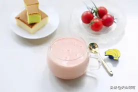 秋天，喝牛奶加几个小红果，消化好了，肠道也畅通了图片
