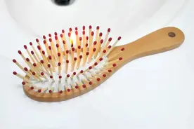 毫不相干的两个物品相结合，形成了讽刺性的插画，创意绝了图片