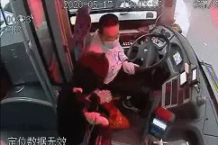 辛苦了请吃鸡！这份特殊“心意”把济南公交司机暖到啦图片
