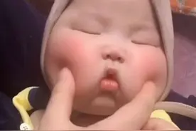 蜡笔小新的"屁桃脸"真存在吗？妈妈晒萌娃照片，网友：动漫没骗我图片