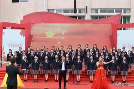 媒体报道 | 打造古槐文化品牌！安顺一中喜获“全国文明校园”荣誉称号图片