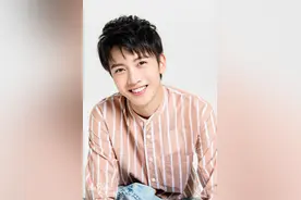 陈宥维现身机场，今天是清爽运动风男孩，爱了爱了图片