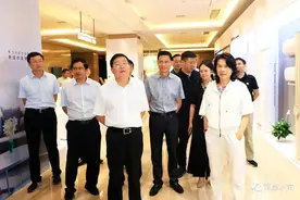 董明珠在南康考察！图片