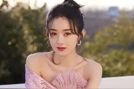 瞒不住了！她居然还有真人芭比的一面？图片