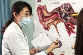 新生儿单侧听力筛查未通过怎么办？专家告诉你图片