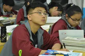 普通班当第一，还是在重点班做“凤尾”，不要转班后家长才醒悟图片