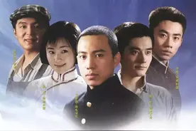 一曲情词敬过往，毛主席这首去世后才发表的词，尘封了多少青春？图片