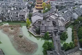 耗资20亿的古镇沦为空城，到底哪里出了问题图片