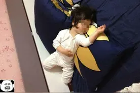 孩子的4种睡姿，暗示着不同的“性格”，你家孩子属于哪种？图片
