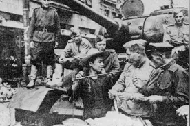 1945年珍贵历史图集：台湾游行庆祝胜利，被救助的英军却这般模样图片