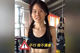 网友：鲱鱼罐头见了都得递烟图片
