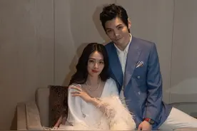 郭碧婷穿5万定制羽毛晚礼服亮相爱女百日宴，已有豪门女当家派头图片
