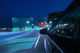 一个有驾照的普通人，如何跑赢F1冠军？图片