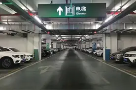 汕头火车站地下停车场今天起实行收费图片