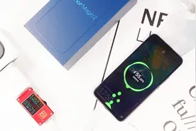 快到难以置信 荣耀Magic2 40W超级快充测试视频封面