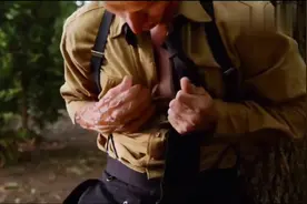 富人靠科技，穷人靠变异，神秘物质一秒让小伙变身肌肉猛男视频封面
