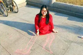 “无腿妈妈”不听劝阻，坚持做试管生下“双胞胎”，现状令人欣慰图片
