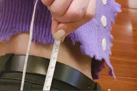 董璇的腿有多长？自测腿长竟然有一米一，42岁身材苗条令人羡慕图片