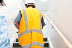 新西兰工程建设标准十分严苛，公寓楼一处不合格，整层楼全部拆除视频封面