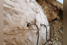 水胀裂开山——非爆破破岩 一种可以取代爆破的矿山开采新工艺图片