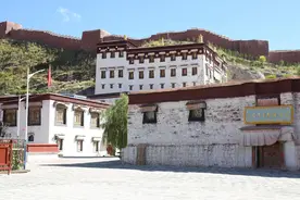 西藏神奇药疗亚东康布温泉图片