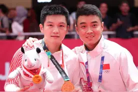 好消息！王皓、樊振东均已抵达东京：师徒齐心，能否夺奥运冠军？图片