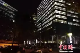 “996”？违法！图片