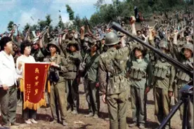 1984年，师长廖锡龙一战成名，邓小平赞许道：此人要重点培养图片