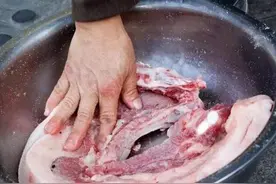 腌腊肉，10斤肉放多少盐？原来一直没做对，难怪腊肉不香还会臭图片