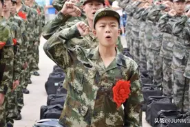 为何新兵入伍需要先销户？不得不说，国家想得很周到图片