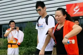 孙杨悲剧幕后“黑手” 是他妈，迟早被中国式母亲的爱子毁了！图片