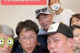 古惑仔聚会！陈小春谢天华齐现身，两人状态差别大，独缺郑伊健？图片
